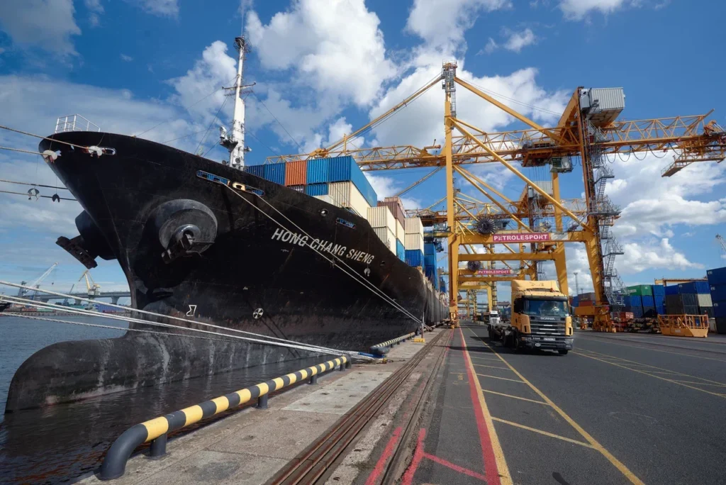 Российская контейнерная линия Aurora Line выполнила первую перевозку по Севморпути