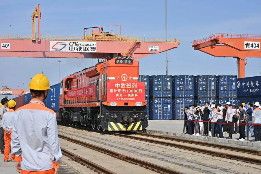 Длинносоставный грузовой поезд из Китая в Электроугли